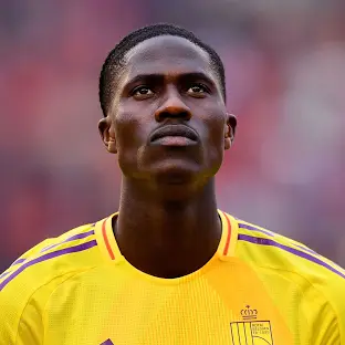 Amadou Onana: Gelandang Petarung yang Bikin Lawan Gak Nyaman Sejak Kick-Off